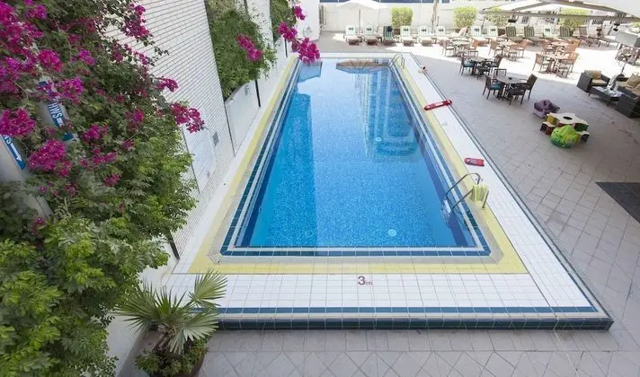 Novel Hotel City Center - Havuz