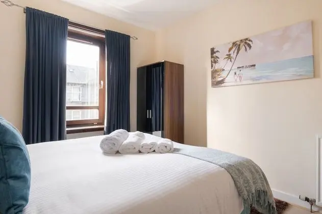 Novelty Suites - Roslin Street - Oda