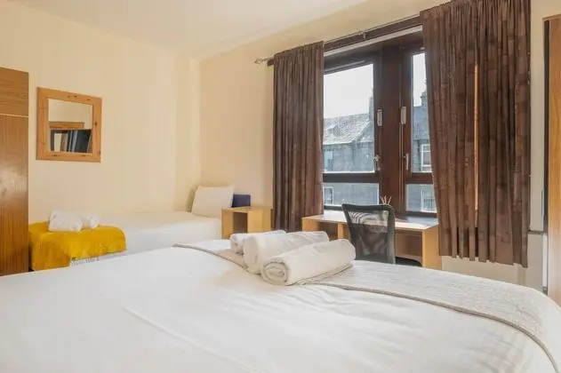Novelty Suites - Roslin Street - Öne Çıkan Resim