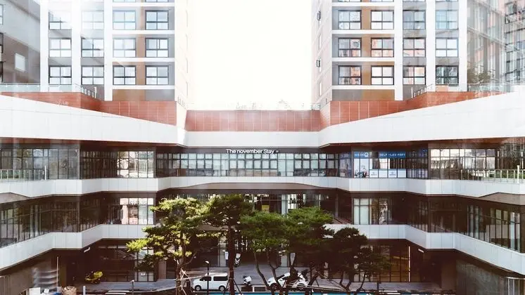 The November Stay in Landmark