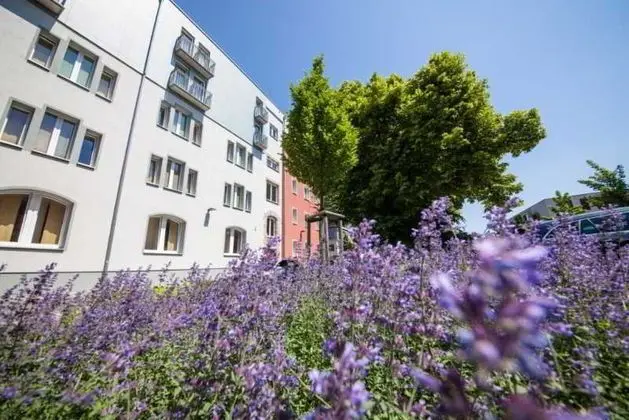 Novina Tillypark Hotel