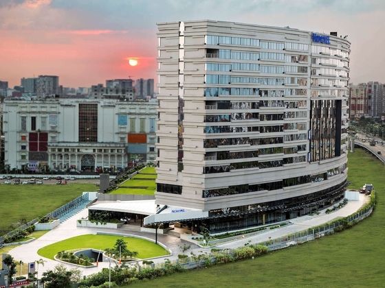 Novotel Kolkata Hotel & Residences Hotel