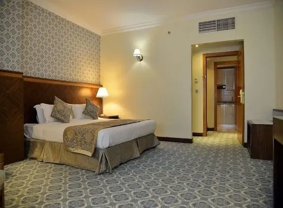 Nozol Royal Inn Hotel - Oda