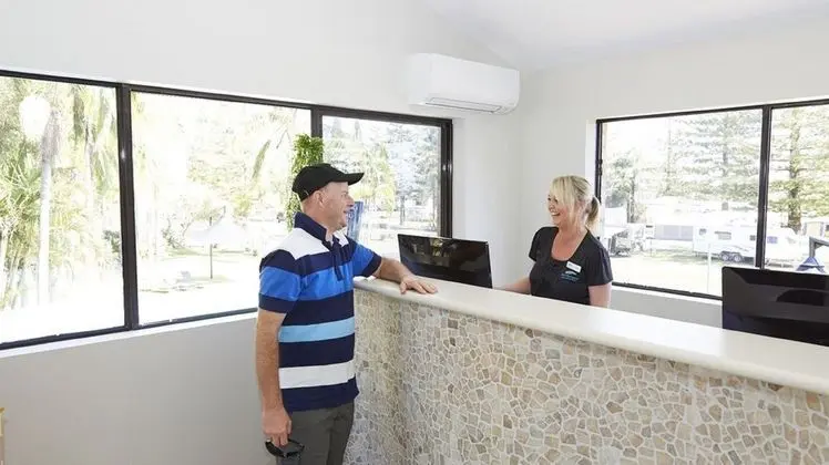 NRMA Port Macquarie Breakwall Holiday Park - Lobi