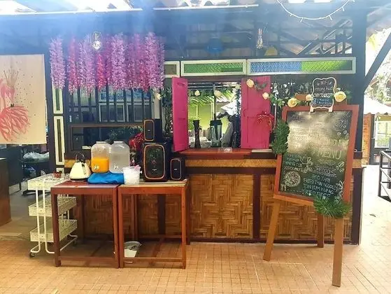 Nua Tone Resort & Cafe - Lobi