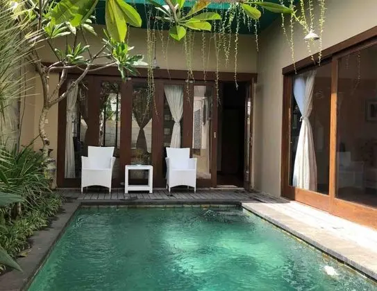 Nuansa Kori House 4 Bedrooms Jimbaran - Havuz