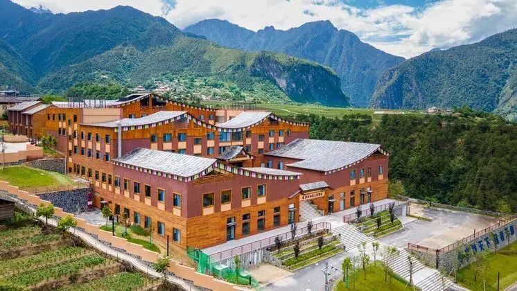 Nujiang Zhongjiao Yilamila Renjoyhotel - Dış Mekan