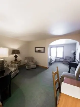 Nuks Executive Suites - Oda