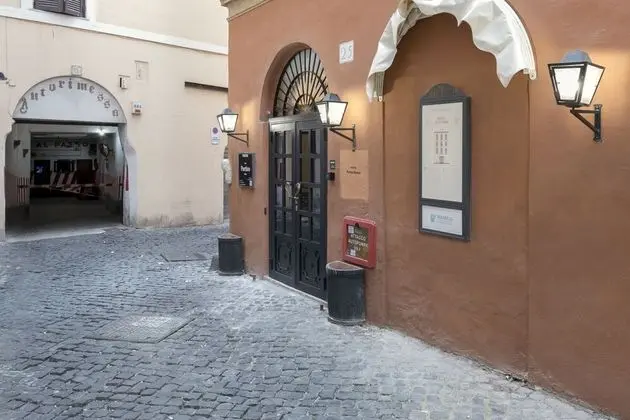 numa I Portico