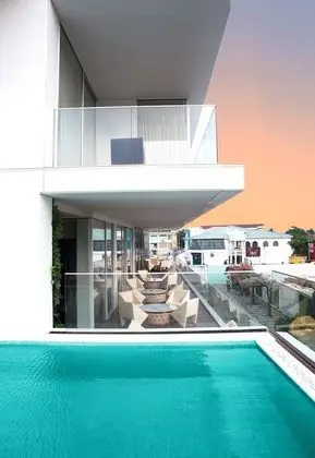 Number One Oxford Street Hotel & Suites - Havuz