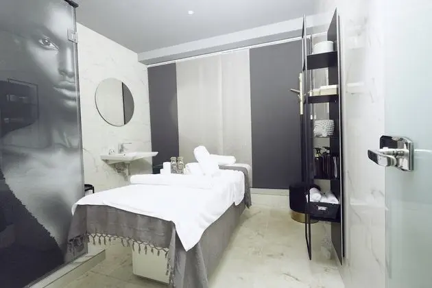 Number One Oxford Street Hotel & Suites - Spa