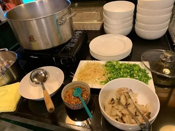 Nung Ni Bangkonthi - Yerinde Yemek