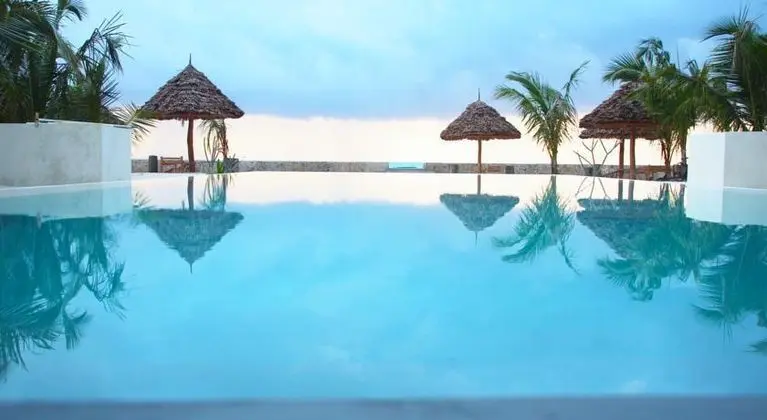Nur Beach Hotel Jambian Zanzibar - Havuz