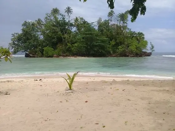 Nusa Nalan Beach Resort - Plaj