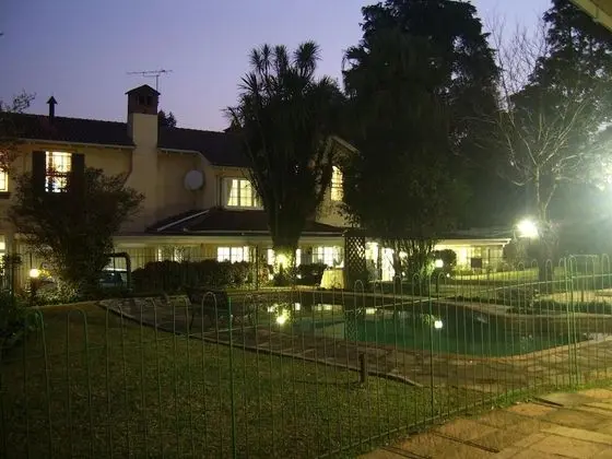 Nutmeg Guest House - Havuz