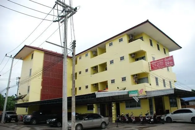 Nuttasit Apartment