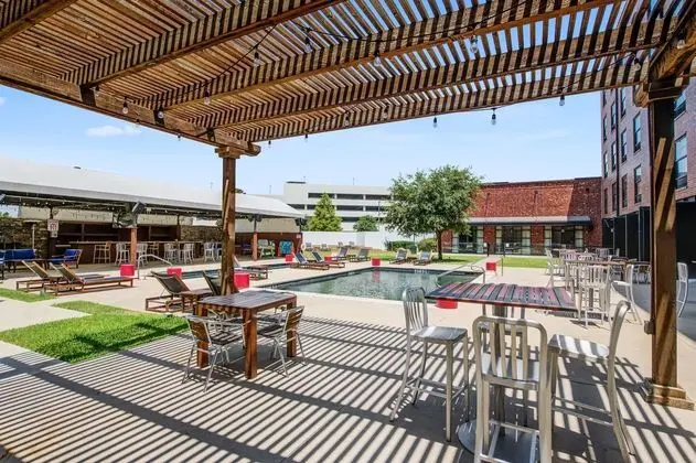 NYLO Las Colinas Tapestry Collection by Hilton - Öne Çıkan Resim
