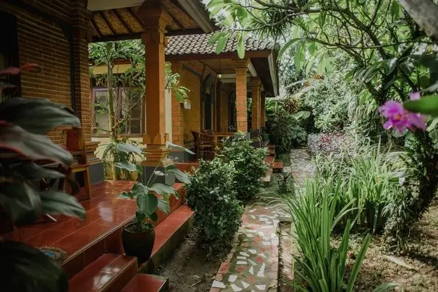 NYOMAN WARTA ACCOMMODATION