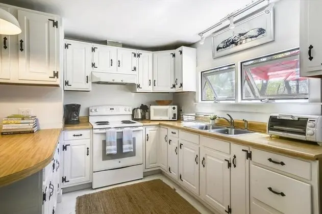 Oak Bluffs 3-Bed Cottage, Walk to Town - Mutfak