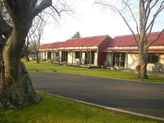 Oak Estate Motor Lodge - Dış Mekan
