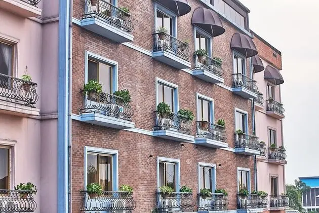 OAK HAVENS  HOTEL
