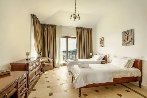 Oak Leaf Residences - Oda