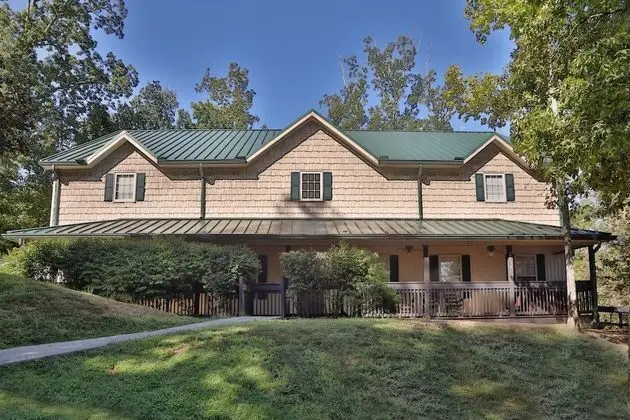 Oak Tree Lodge 3 - Fifteen Bedroom Chalet Lodge
