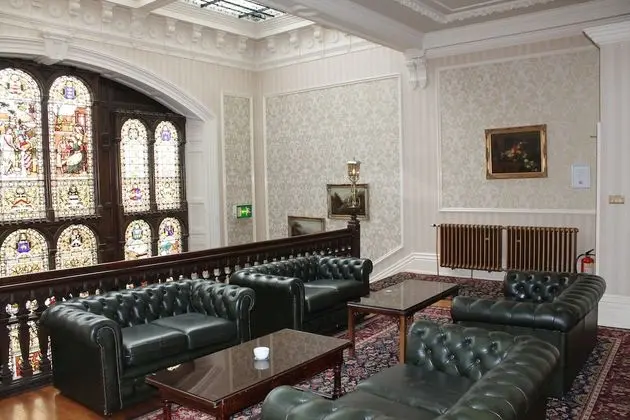 The Oaks Hotel