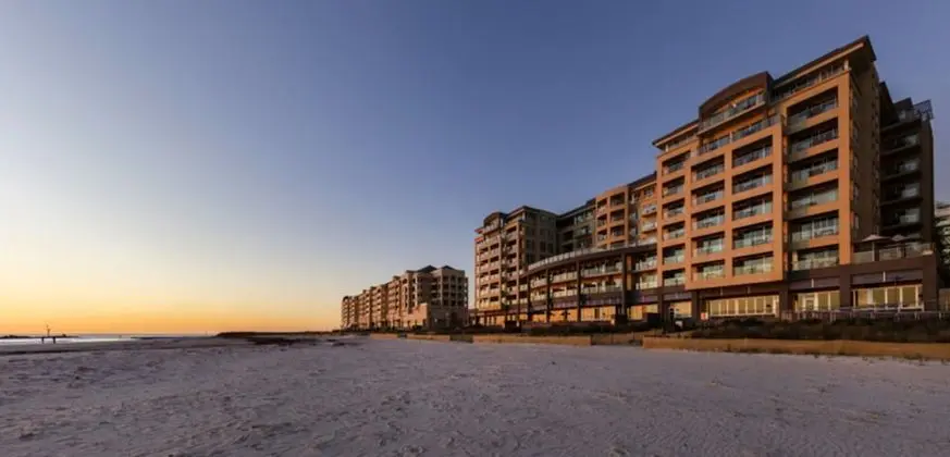 Oaks Glenelg Plaza Pier Suites - Plaj