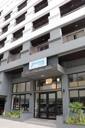 Oakwood Hotel Journeyhub Pattaya - Dış Mekan