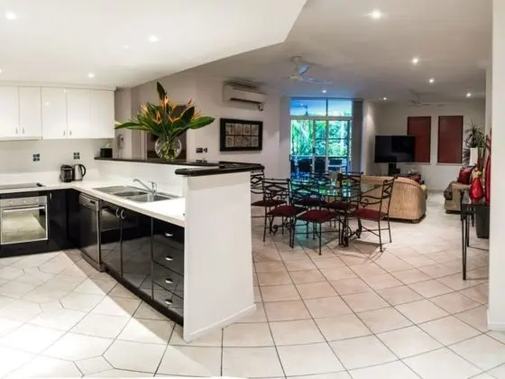 Oasis 4 at Palm Cove - Lobi