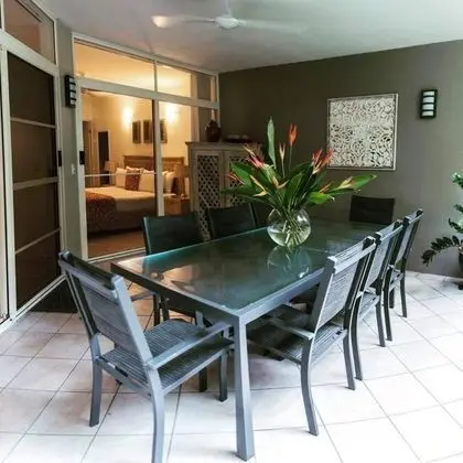Oasis 4 at Palm Cove - Yerinde Yemek