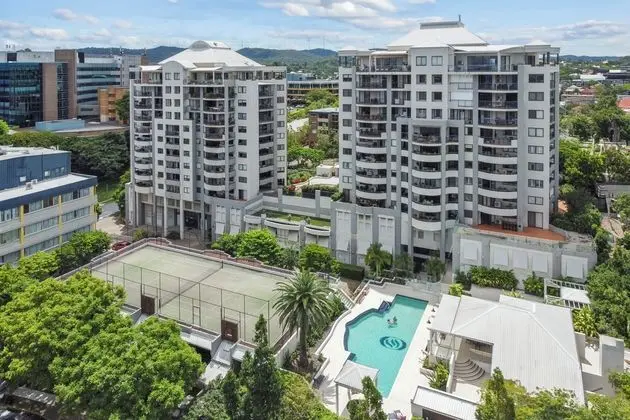 The Oasis Apartments - Dış Mekan
