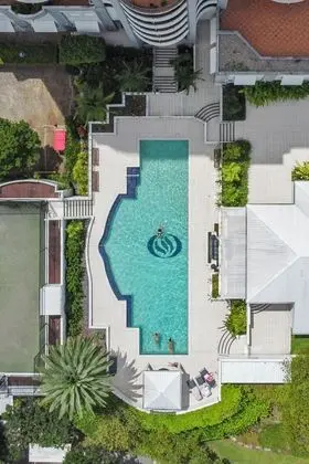 The Oasis Apartments - Havuz