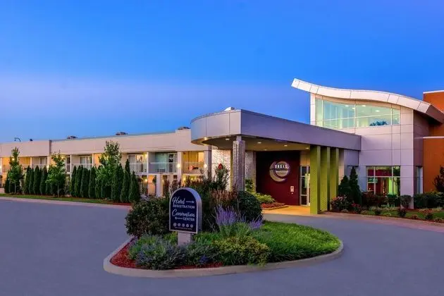 Oasis Hotel & Conv. Center, an Ascend Hotel Collec - Dış Mekan