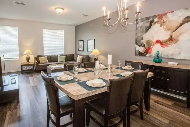 Oasis Escape Townhome 3 Bedroom Condo by Redawning