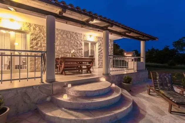 Oasis Village Villa - Heated Pool - H