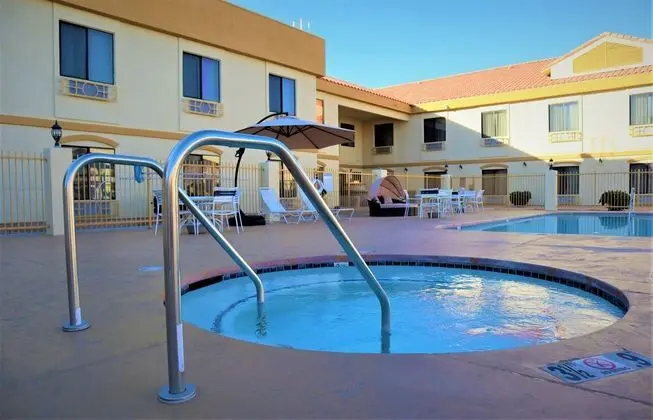 Oasis Inn & Suites Joshua Tree - 29 Palms - Dış Mekan