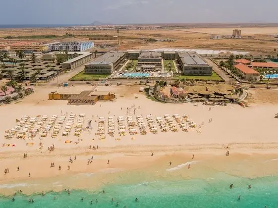 Hotel Oasis Salinas Sea
