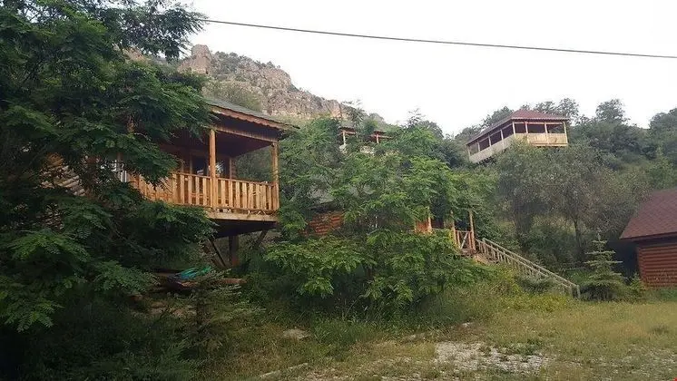 Oba Kütük Bungalov Evleri - Dış Mekan