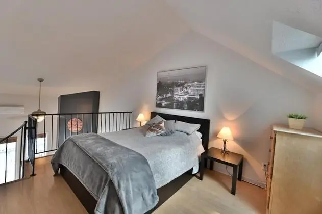 Oberge du Village - Condo C-304, Waterfront Inside Pool and spa - Oda