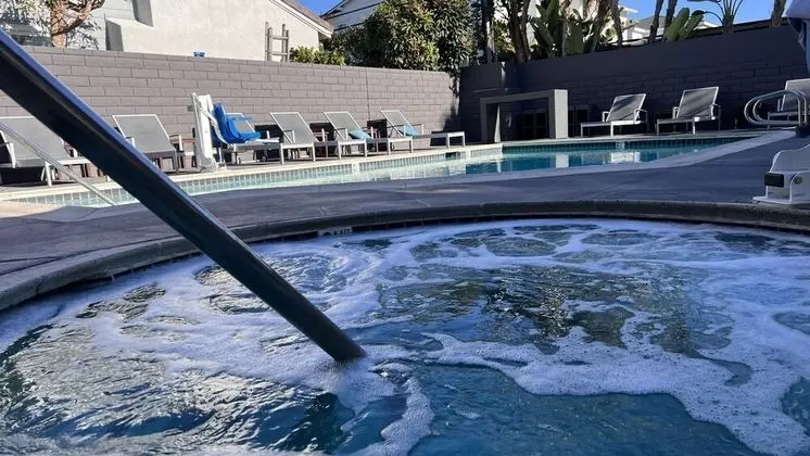 OC Hotel Costa Mesa - Havuz