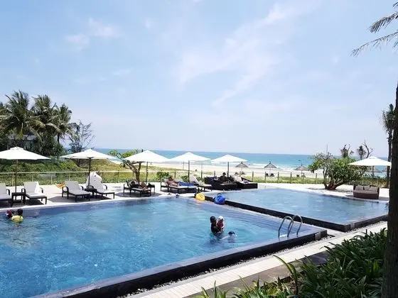 Ocean Resort 4 Bedrooms Danang Living - Plaj