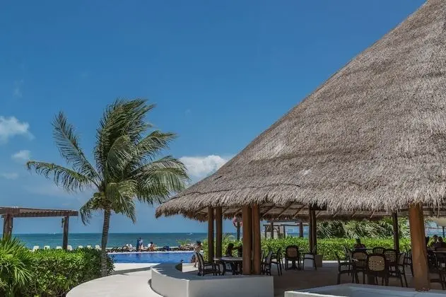 OCEAN beachfront 4 BDR -Amazing Oceanview