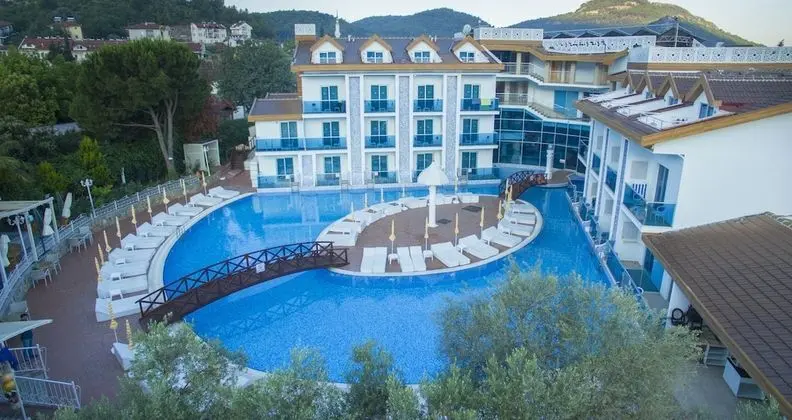 Ocean Blue High Class Hotel - Dış Mekan