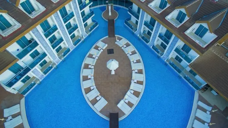 Ocean Blue High Class Hotel - 9