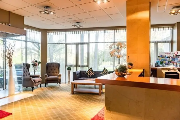 Ocean Breeze Hotel - Lobi