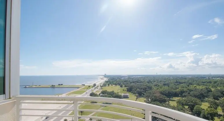 Ocean Club 1503