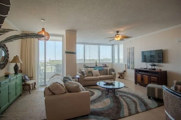 Ocean Club 403