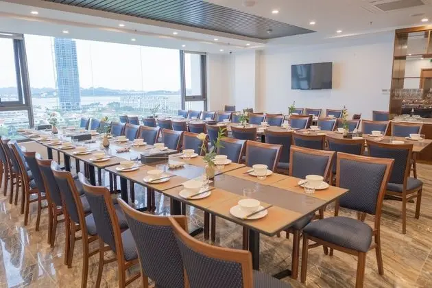 Ocean Dragon Hotel Halong - Yerinde Yemek